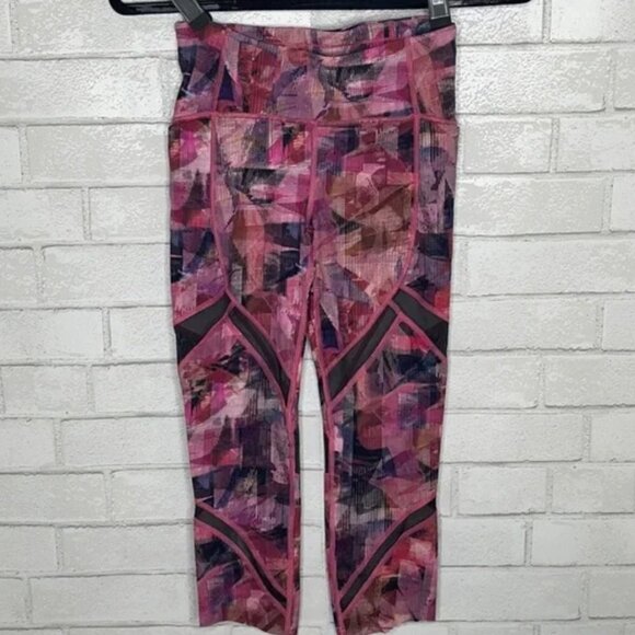 Lululemon Pink On Pace Crop 21" - Picture 5 of 13